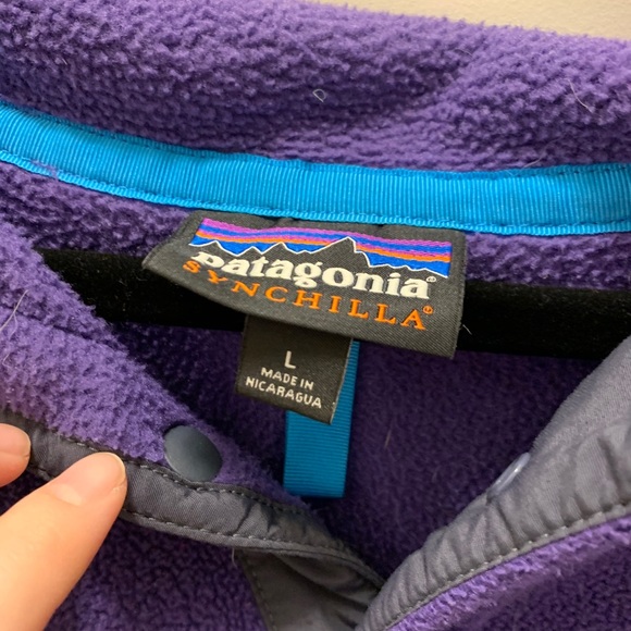 Patagonia synchilla purple pullover fleece - Picture 3 of 4